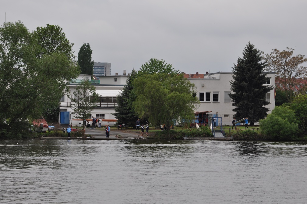 RV Hellas Offenbach - Across the river